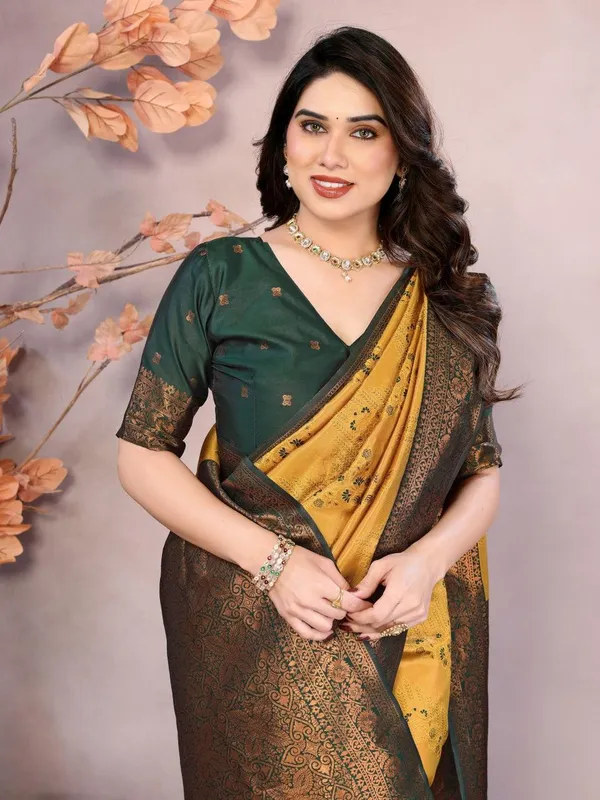 Pretty_Soft_Banarasi_Silk_Saree_With_Glorious_Blouse_Piece