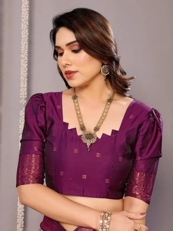 Pretty_Soft_Banarasi_Silk_Saree_With_Glorious_Blouse_Piece