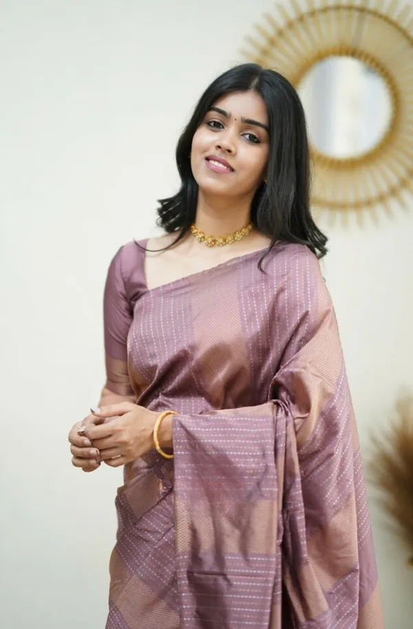 Quintessential_Beby_Pink_Soft_Banarasi_Silk_Saree_With_Nemesis_Blouse_Piece