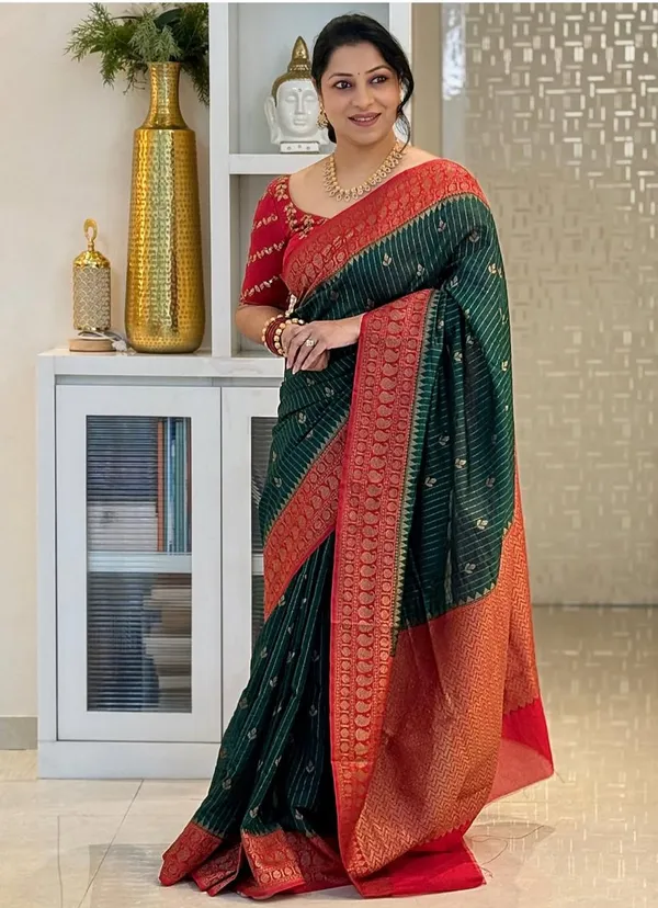 Quintessential_Green_Red_Soft_Banarasi_Silk_Saree_With_Lissome_Blouse_Piece