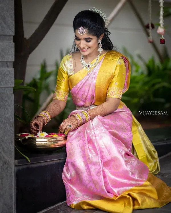 Splendiferous_Pink_Soft_Banarasi_Silk_Saree_With_Stylish_Blouse_Piece