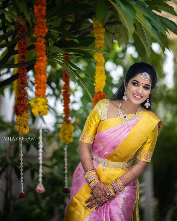 Splendiferous_Pink_Soft_Banarasi_Silk_Saree_With_Stylish_Blouse_Piece