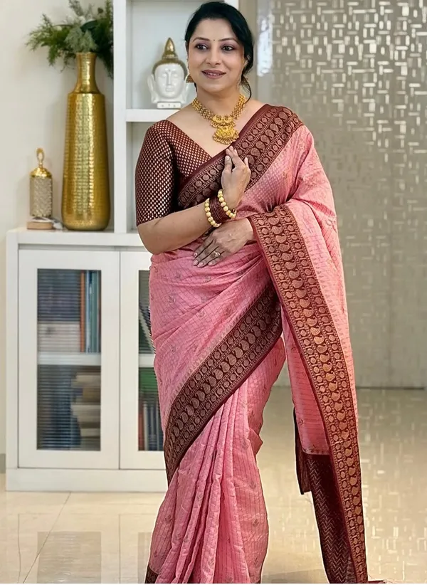 Splendorous_Peach_Maroon_Soft_Banarasi_Silk_Saree_With_Luxuriant_Blouse_Piece