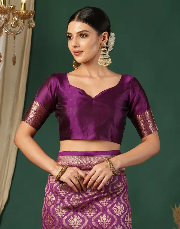Splendorous_Wine_Soft_Banarasi_Silk_Saree_With_Luxuriant_Blouse_Piece