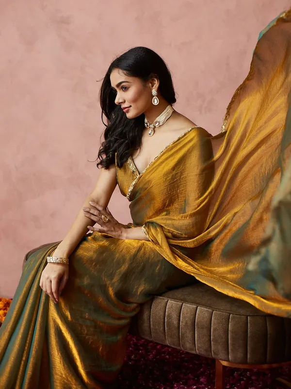 Sumptuous_Peach_Embroidery_Work_Chiffon_Silk_Saree_With_Designer_Blouse_Piece
