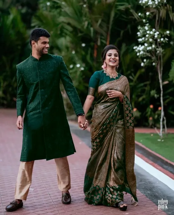 Surpassing_Green_Soft_Silk_Saree_With_Dazzling_Blouse_Piece