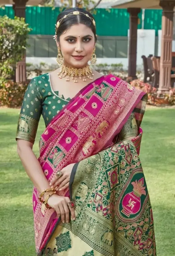 Surpassing_Patola_Silk_Saree_with_Prominent_Blouse_Piece