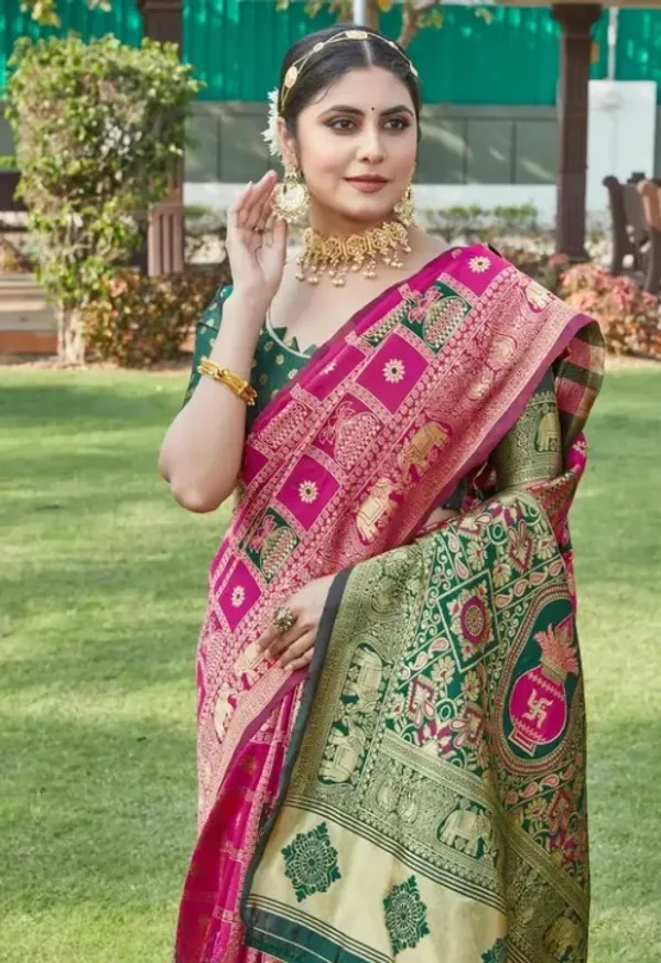 Surpassing_Patola_Silk_Saree_with_Prominent_Blouse_Piece