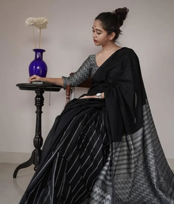 Surreptitious_Black_Soft_Banarasi_Silk_Saree_With_Pleasant_Blouse_Piece