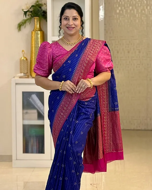 Tremendous_Blue_Soft_Banarasi_Silk_Saree_With_Incomparable_Blouse_Piece