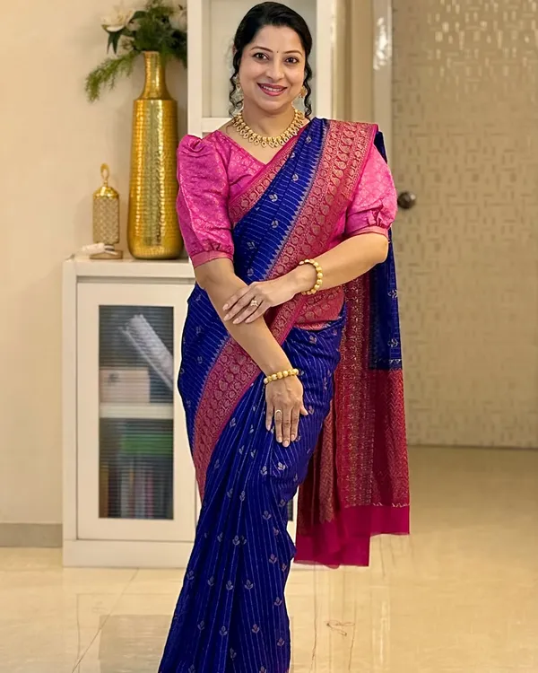 Tremendous_Blue_Soft_Banarasi_Silk_Saree_With_Incomparable_Blouse_Piece