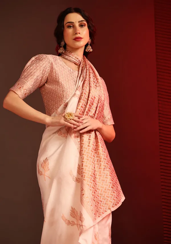 Wonderful_White_Soft_Banarasi_Silk_Saree_with_Stylish_Blouse_Piece