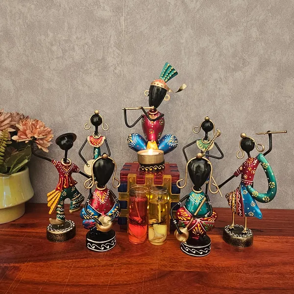 Handcrafted_Rajasthani_Musician_Figurine_Combo_–_Set_of_Seven_Exquisite_Home_Décor_Pieces_|_Vibrant_Folk_Art_Masterpiece(7Pc)