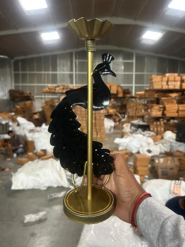 Metal_peacock_T_light_candle_holder