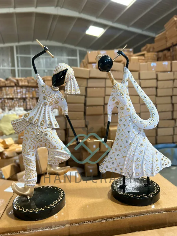Handicrafy_Metal_White_Finish_Dandiya_Gujrati_Couple_Garba_Sculpture_Set_Of_Two