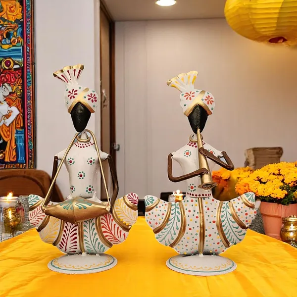 Majestic_Handcrafted_Royal__Showpiece_–_A_Symbol_of_Elegance_for_Online_Home_Decor_Enthusiasts