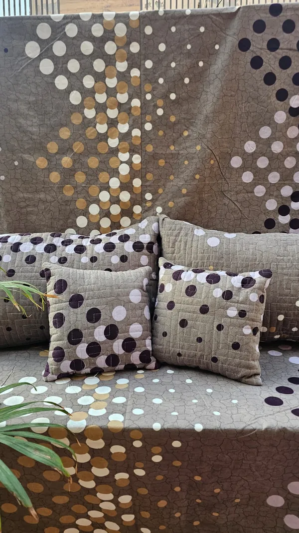 5_Pieces_-_Quilted_Bedding_Set_(90_x_90_inches)