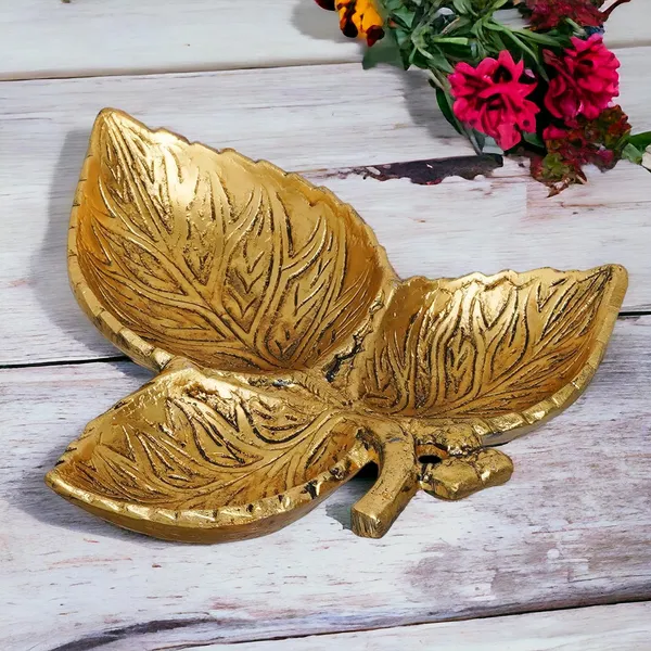 Hand_Crafted_Metal_3_Part_Leaf_Shape_Tray_Perfect_for_Home_Centre_Table_Serving_Dry_Fruits_(Golden,_Pack_of_1)
