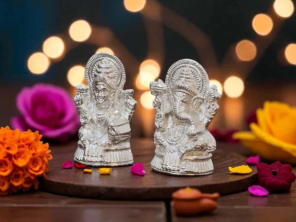 KridayKraft_Metal_Lakshmi_&_Ganesha_Idol_Pair_Silver-Finish_Mini_Statues_(7.5_cm_×_4_cm_Each),_160_g_Auspicious_Home_Puja_Decor_&_Diwali_Gift
