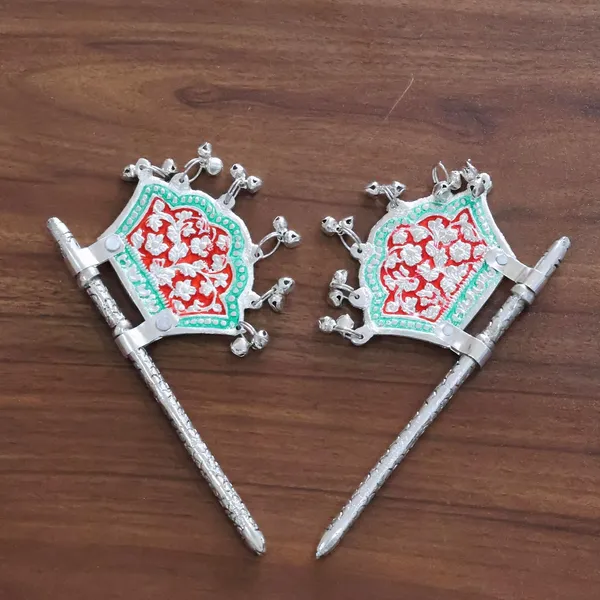 Traditional_God_Fan,_Silver-Plated_Metal_with_Red_and_Green_Enamel_Work,Metal_Hand_Fan_for_God_Idol_Pankhi_with_Mennakari