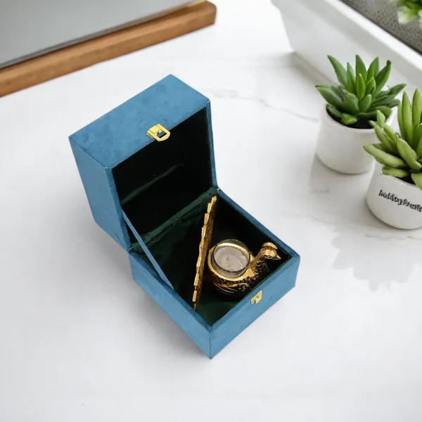Peacock_Showpiece_Candle_Holder_with_Tealight_Candle_and_with_Beautiful_Velvet_Box