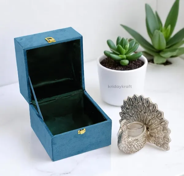 Peacock_Showpiece_Candle_Holder_with_Tealight_Candle_and_with_Beautiful_Velvet_Box