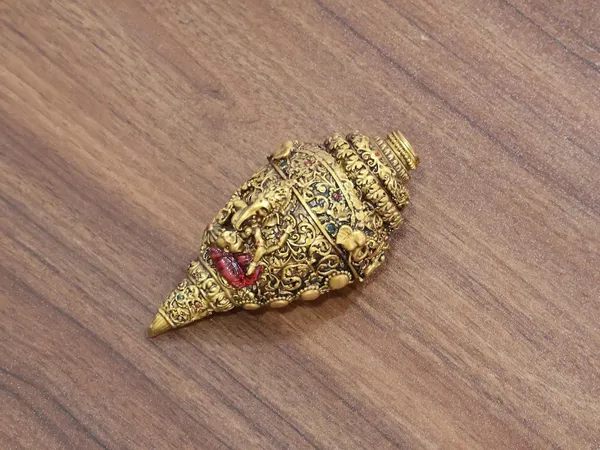 KridayKraft_Decorative_Lord_Ganesha_Shank,_Gold-Toned,_Conch_Shell_for_Wealth,_Prosperity_and_Good_Luck_Intricate_Design,_12_cm_x_6_cm_polyresin