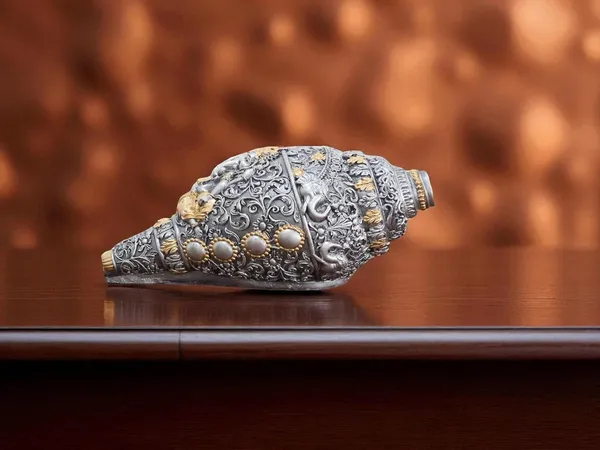 KridayKraft_Decorative_Lord_Ganesha_Shank,_Silver_Toned,_Conch_Shell_for_Wealth,_Prosperity_and_Good_Luck_Intricate_Design,_12_cm_x_6_cm