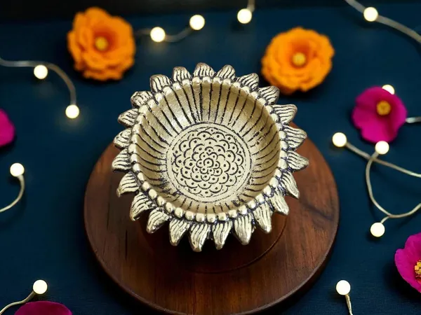 Kridaykraft_Decorative_Sunflower_Diya_Set,_Gold-Plated_Metal,_Pack_of_6_Pcs,_Traditional_Festival_Lights