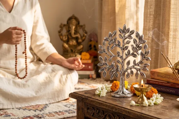 Kridaykraft_Metal_Kalpavriksha_Tree_Showpiece_for_Vastu_|_Silver_Kalpvriksha_Wish_Fulfilling_Tree_for_Home_Decor,_Office_Desk_&_Gifting_(Standard_Size)