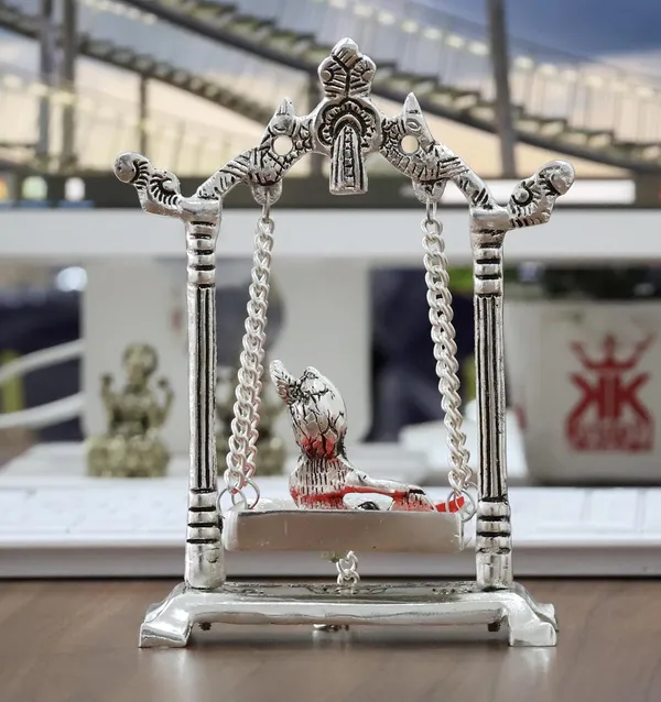 Laddu_Gopal_on_Jhulla_Palana_Metal_Statue_Gold_Plated_Metal_Krishna_Murti_Showpiece_Religious_Figurines_Gift_Article_for_Home_and_Office_Table_and_Car_Dashboard_Decor