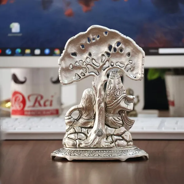 Metal_Radha_Krishna_Idol_with_Under_Tree_Decorative_Showpiece_Statue_for_Puja_Room_Home_Office_Desk_Gift_Items_Ornate_Metal_Sculpture_of_Hindu_Deities,_18_cm_Height_Silver
