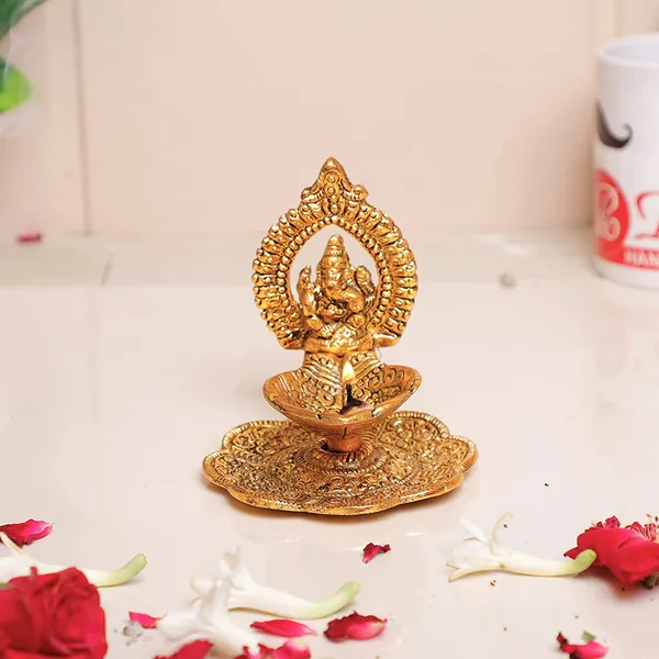 Aluminium_Metal_Ganesh_Diya_with_Swastik_Engraved_in_Hand_Hath_Deepak_Ganesh_Gold_Plated