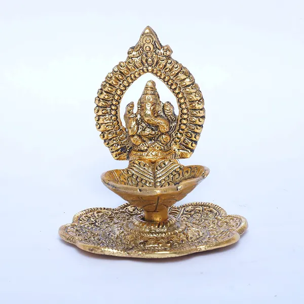 Aluminium_Metal_Ganesh_Diya_with_Swastik_Engraved_in_Hand_Hath_Deepak_Ganesh_Gold_Plated