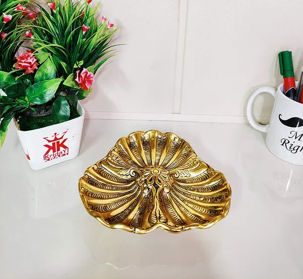 Metal_Seep_Tray_Decorative_Bowl_for_Dry_Fruit_Table_and_Home_Decorative_(Gold)