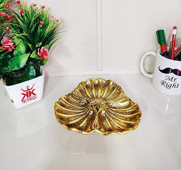 Metal_Seep_Tray_Decorative_Bowl_for_Dry_Fruit_Table_and_Home_Decorative_(Gold)