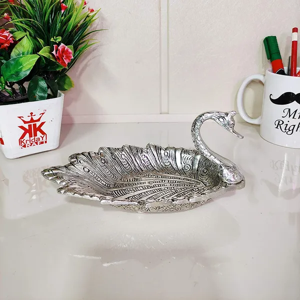 Metal_Duck_Shape_Decorative_Dryfruit_Tray_Bowl_Silver_Finish_for_Table_and_Home_Decorative_(Silver)