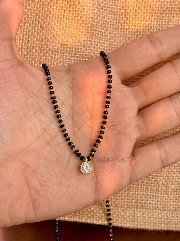 Dipika_solitaire_mangalsutra