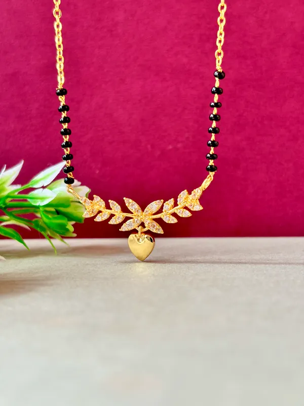 Aditi_modern_mangalsutra_Gold