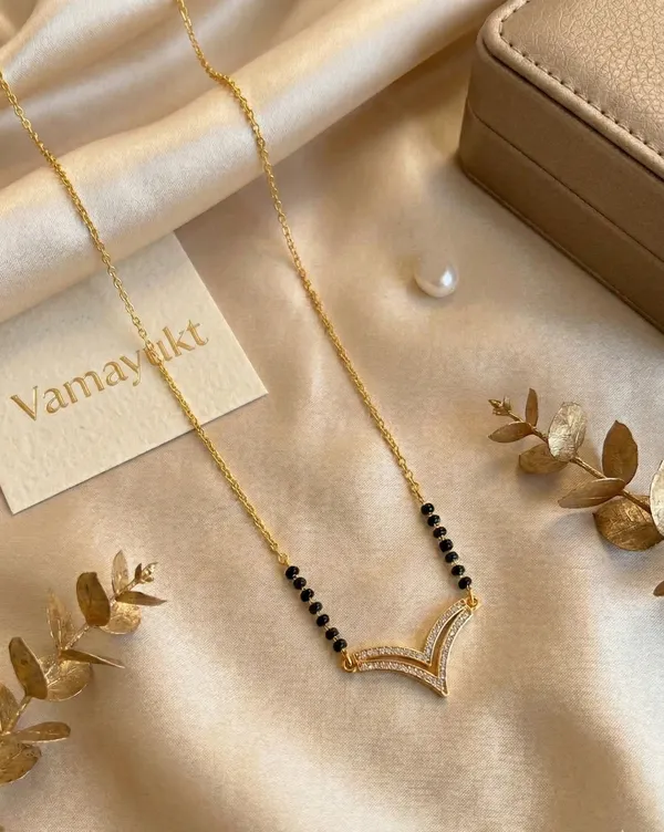 Aura_V_modern_mangalsutra