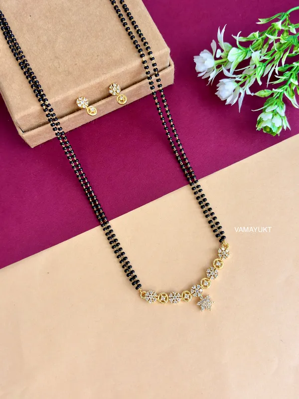 Meenakshi_elegant_mangalsutra_with_earring