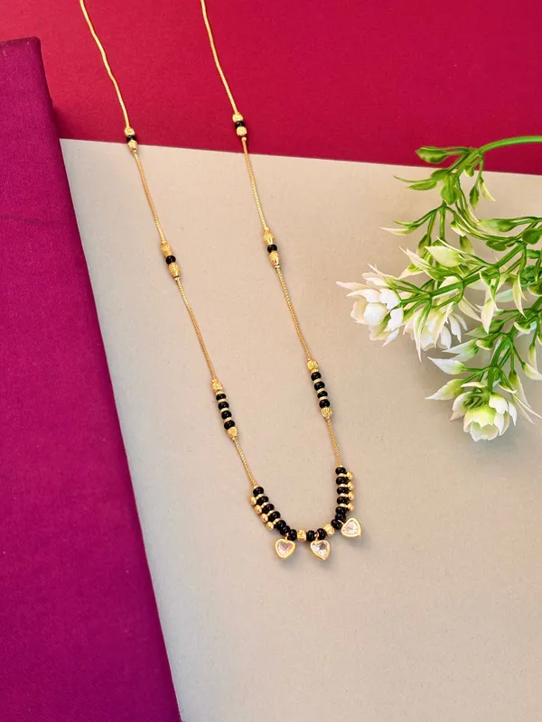 Kavya_white3_heart_mangalsutra