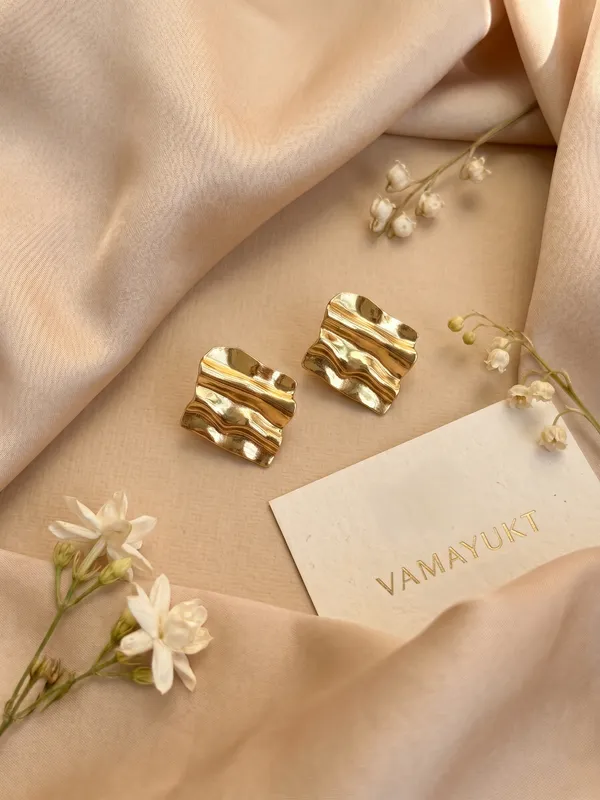 Melted_gold_square_earring