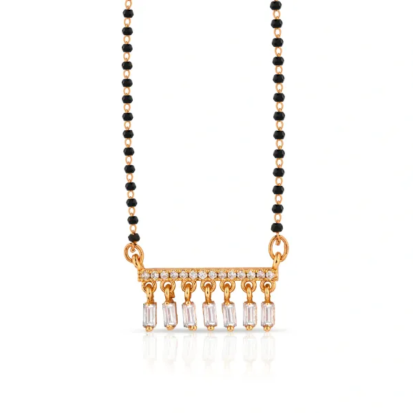 Mrinal_hanging_elegant_mangalsutra