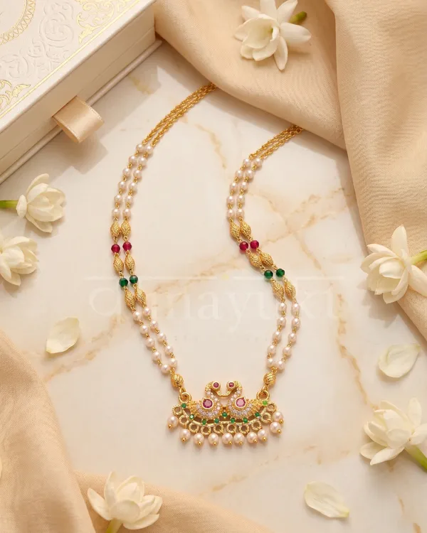 Peacock_pearl_necklace