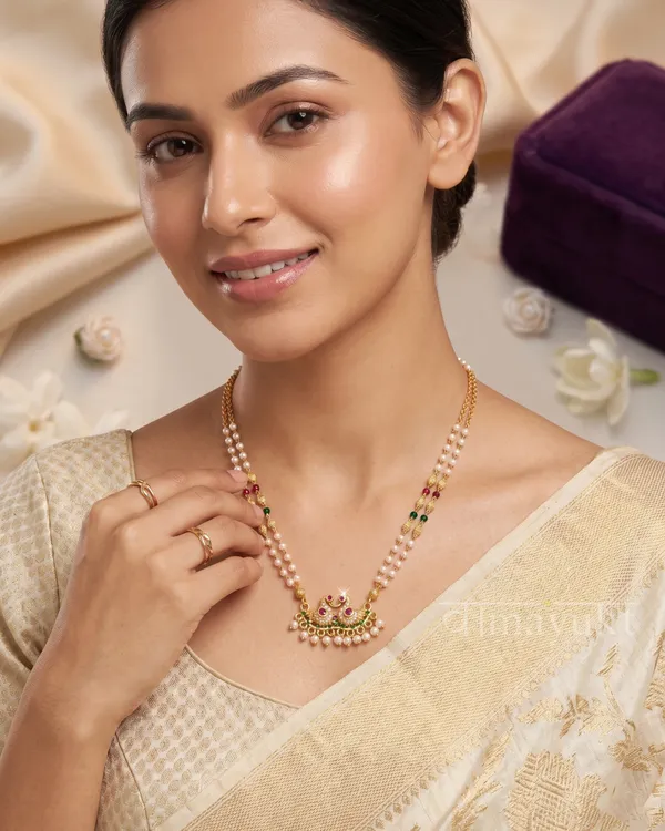Peacock_pearl_necklace