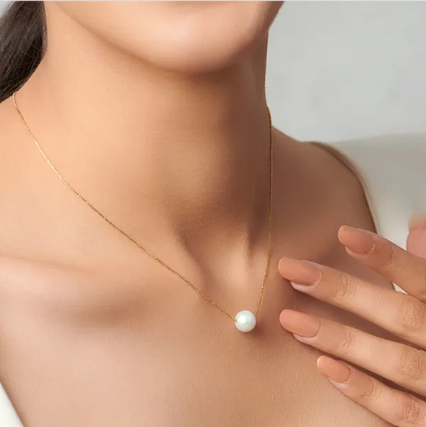 https://d1311wbk6unapo.cloudfront.net/NushopCatalogue/tr:f-webp,w-600,fo-auto/63b013893de9670012c6650a/cat_img/Pearl_necklace_3N3PMC8JOW_2024-09-27_3.png__Vamayukt