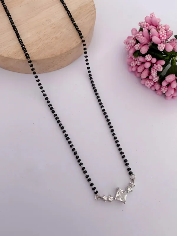Visu_elegant__mangalsutra