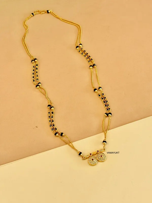 Urmi_vati_gold_modern_mangalsutra