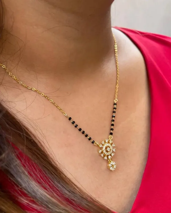 Kaya_Minimal_Mangalsutra